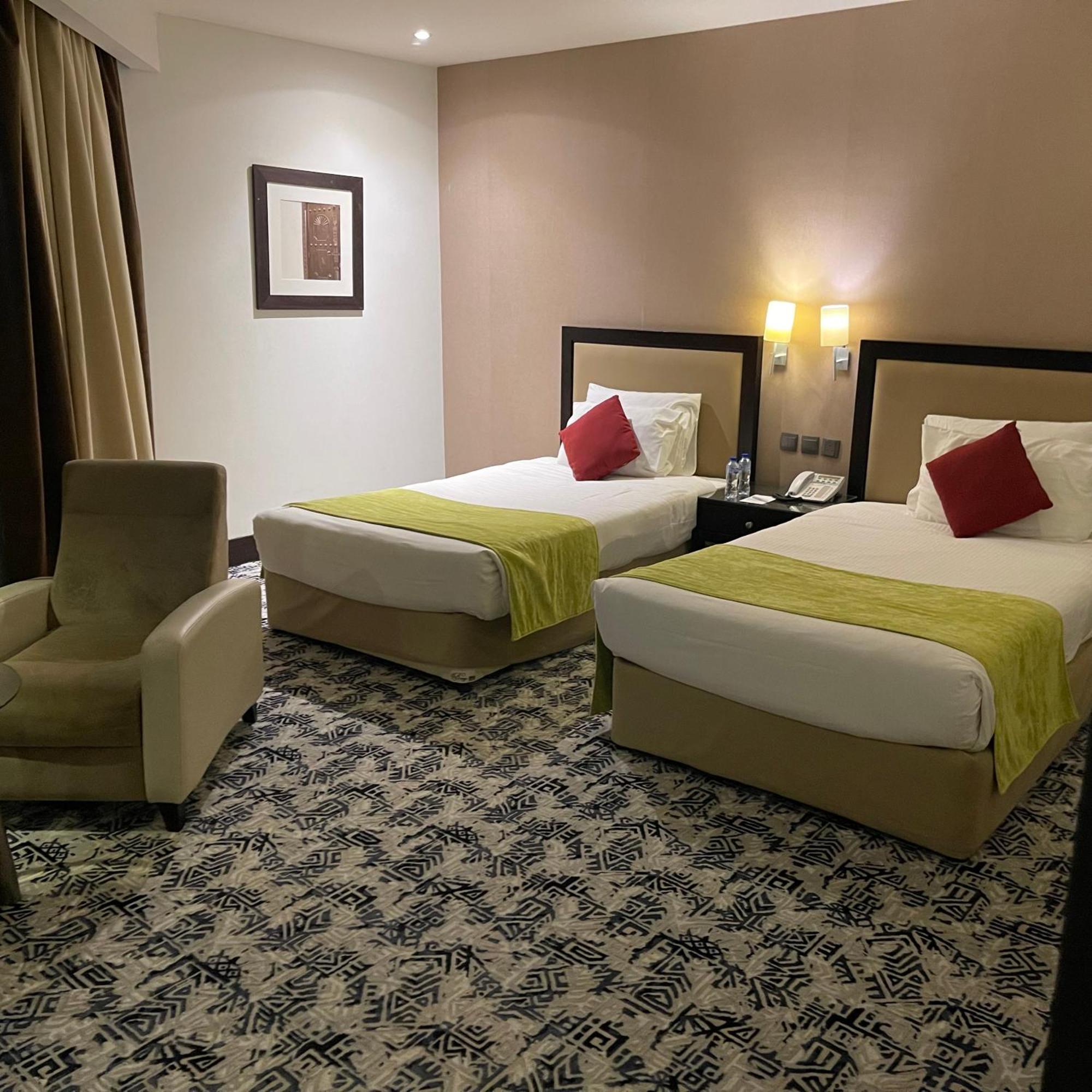 Golden Tulip Hail Eksteriør billede
