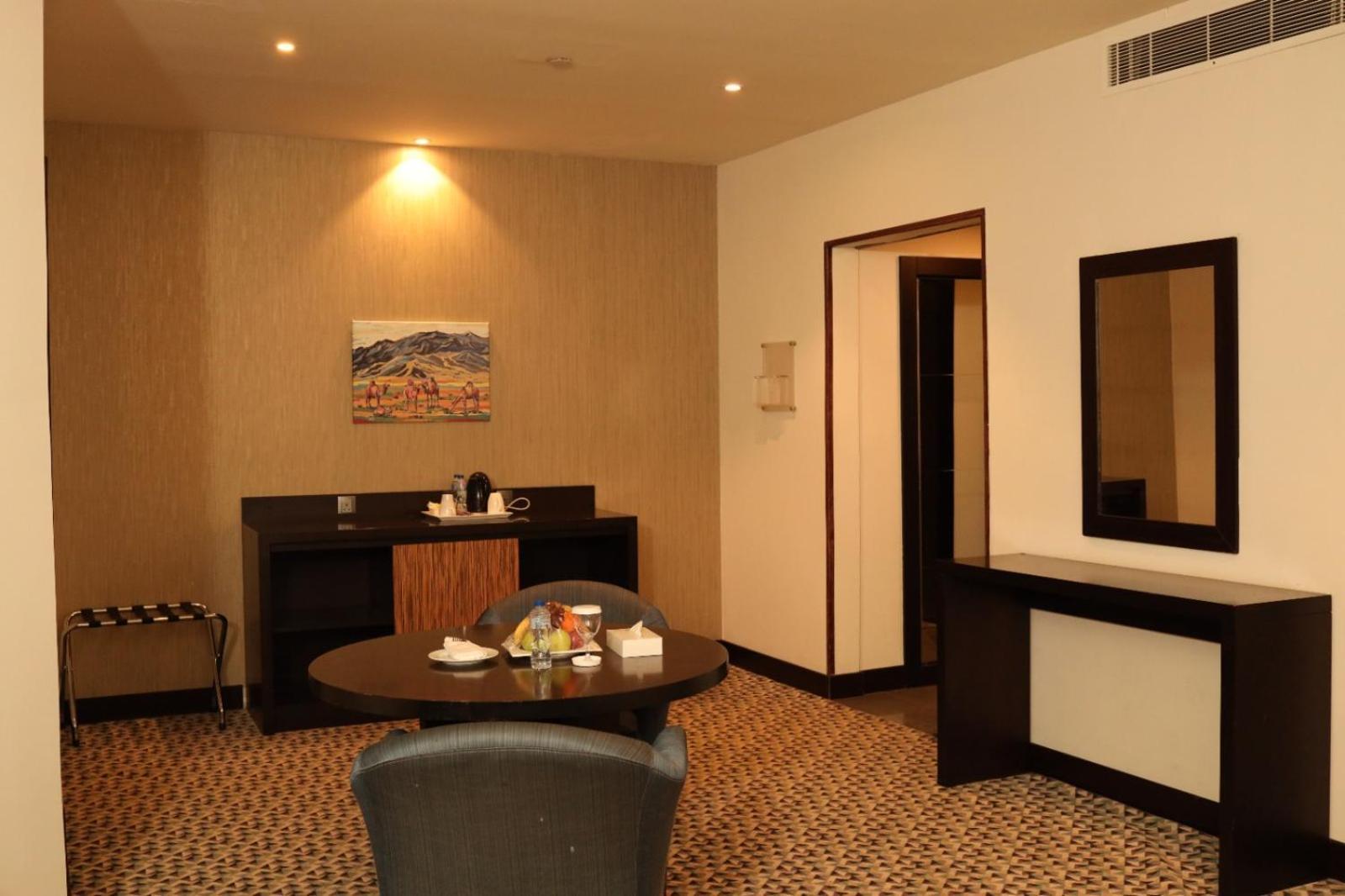 Golden Tulip Hail Eksteriør billede