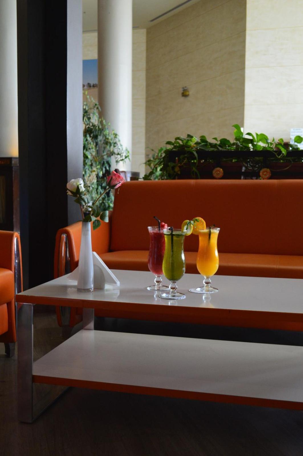 Golden Tulip Hail Eksteriør billede