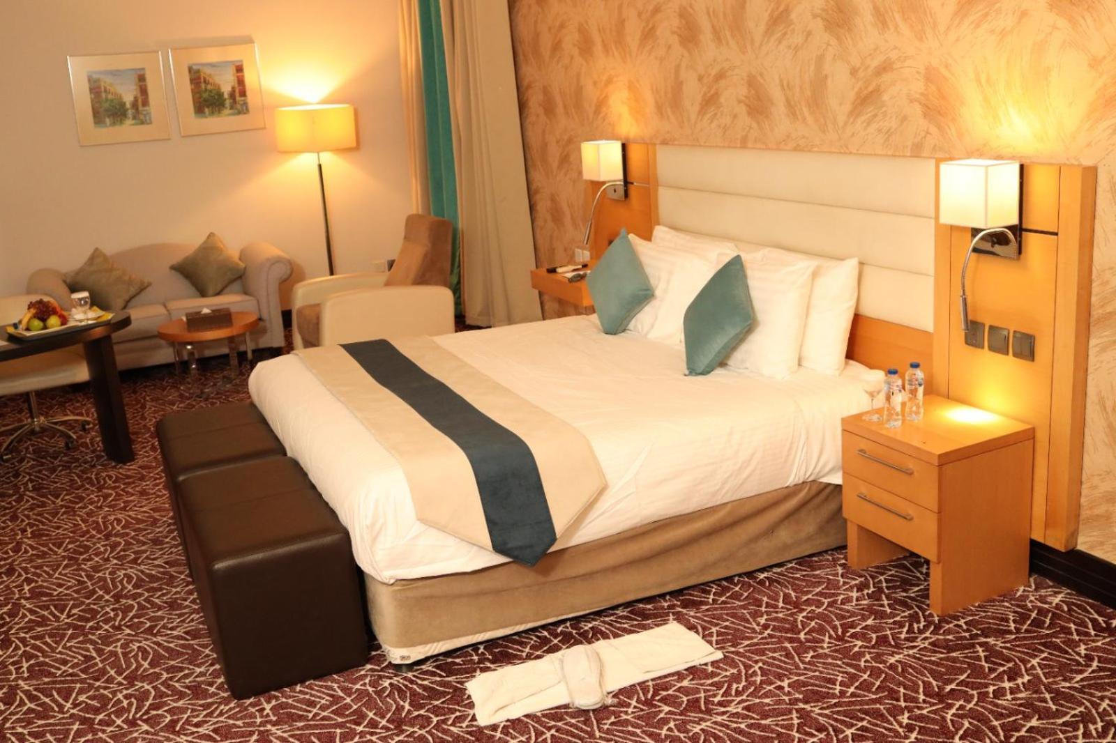 Golden Tulip Hail Eksteriør billede