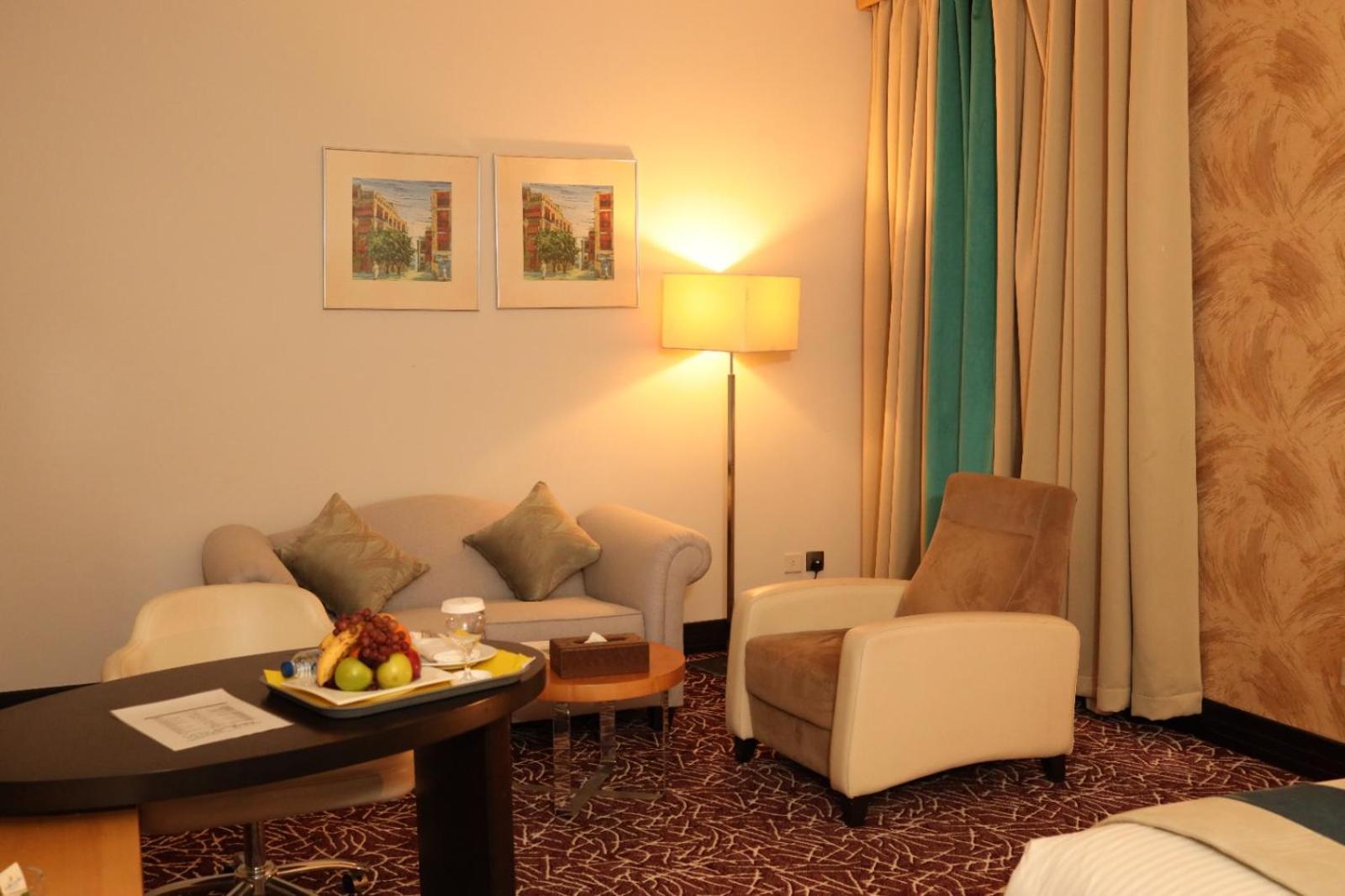 Golden Tulip Hail Eksteriør billede