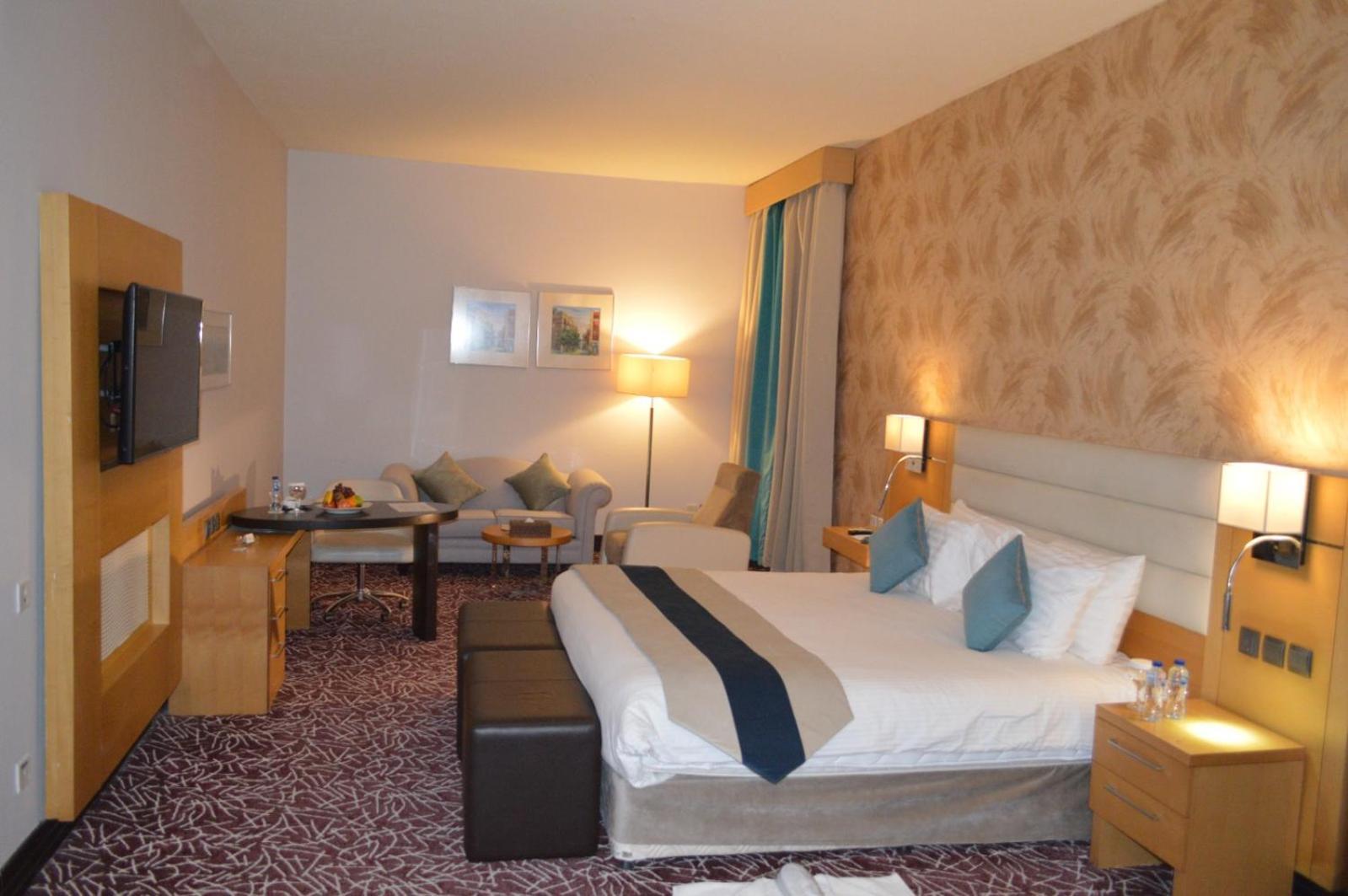 Golden Tulip Hail Eksteriør billede
