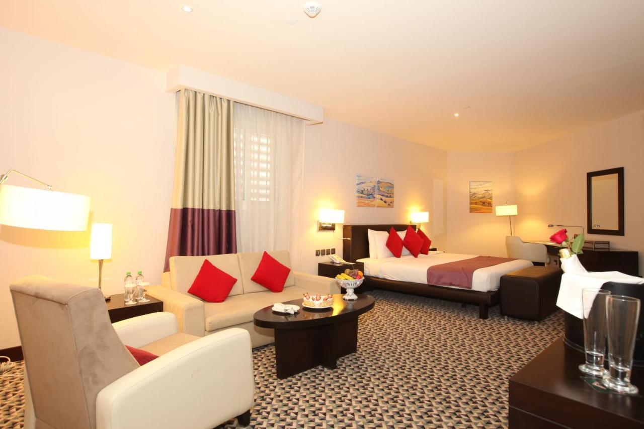 Golden Tulip Hail Eksteriør billede